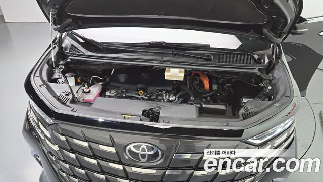 Toyota Alphard 2025 — photo 6