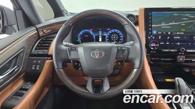 Toyota Alphard 2025 — photo 13