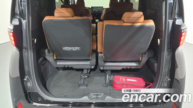 Toyota Alphard 2025 — photo 16