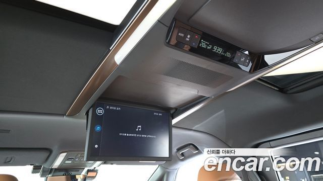 Toyota Alphard 2025 — photo 18