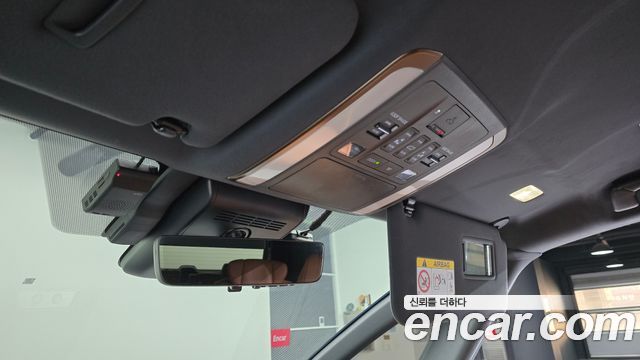 Toyota Alphard 2025 — photo 19