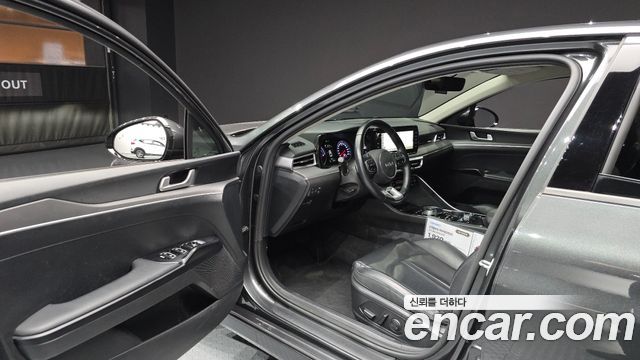 Kia K5 2023 — photo 13