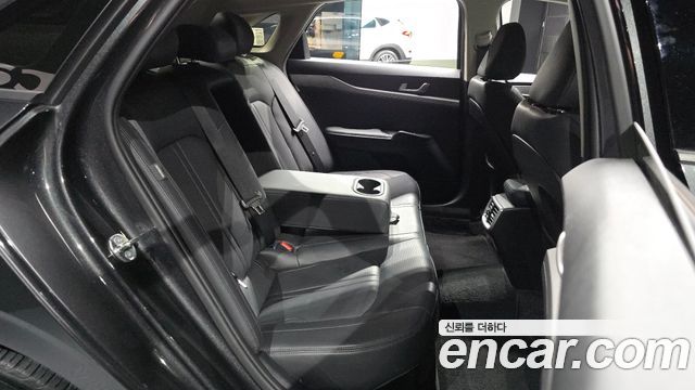 Kia K5 2023 — photo 17