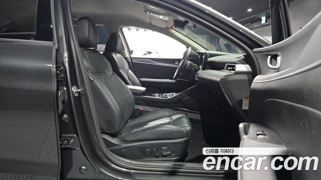Kia K5 2023 — photo 16