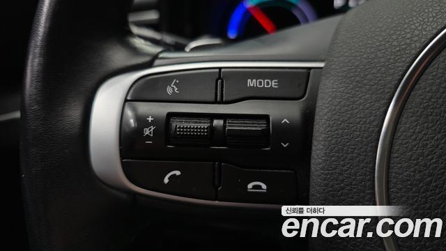 Kia K5 2023 — photo 31