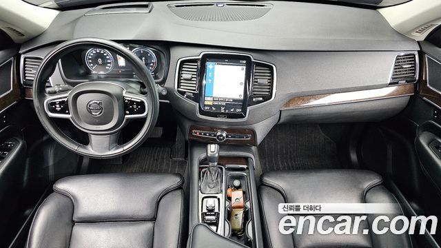 Volvo XC90 2018 — photo 10