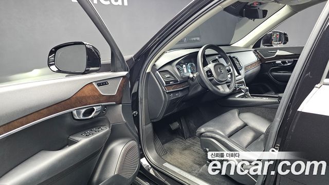 Volvo XC90 2018 — photo 13