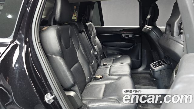 Volvo XC90 2018 — photo 18