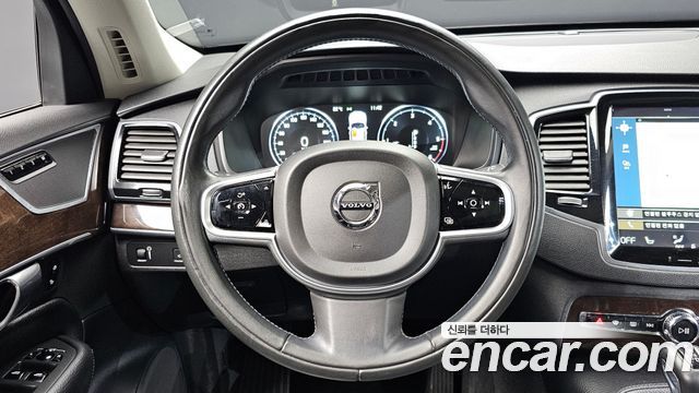 Volvo XC90 2018 — photo 20