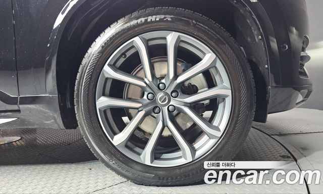 Volvo XC90 2018 — photo 7