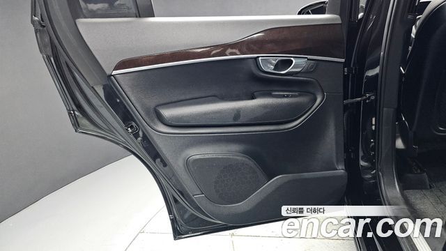 Volvo XC90 2018 — photo 15
