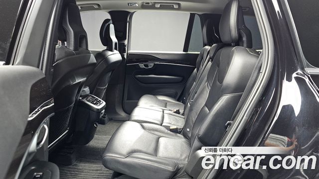 Volvo XC90 2018 — photo 16