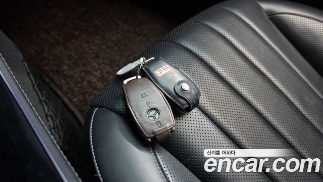 Mercedes-Benz E-Class 2019 — photo 21