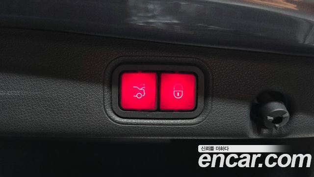 Mercedes-Benz E-Class 2019 — photo 24