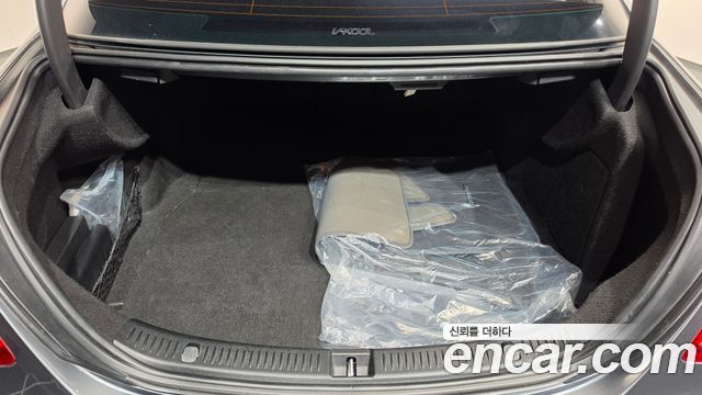 Mercedes-Benz E-Class 2019 — photo 25