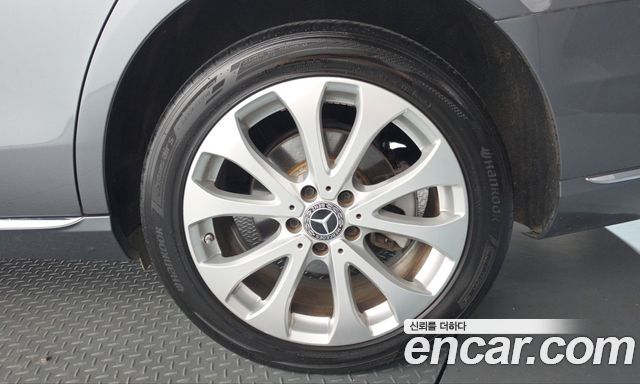 Mercedes-Benz E-Class 2019 — photo 7