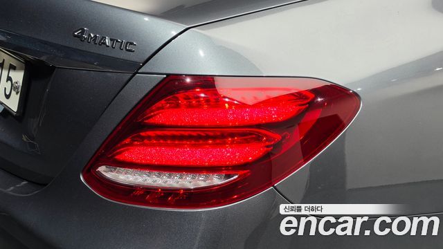 Mercedes-Benz E-Class 2019 — photo 9