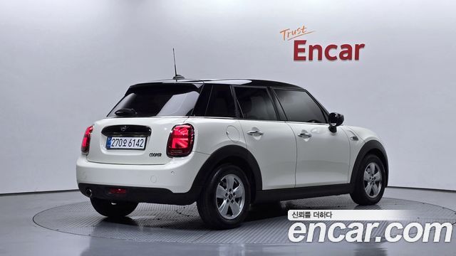 Mini Cooper 2020 — photo 2