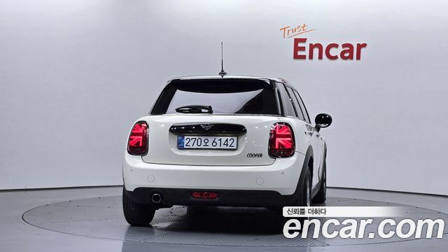 Mini Cooper 2020 — photo 4