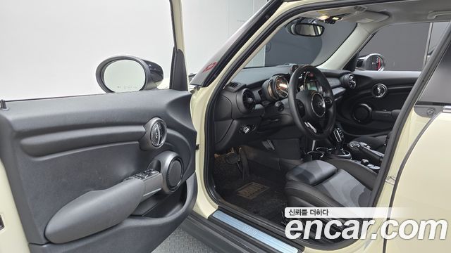 Mini Cooper 2020 — photo 13