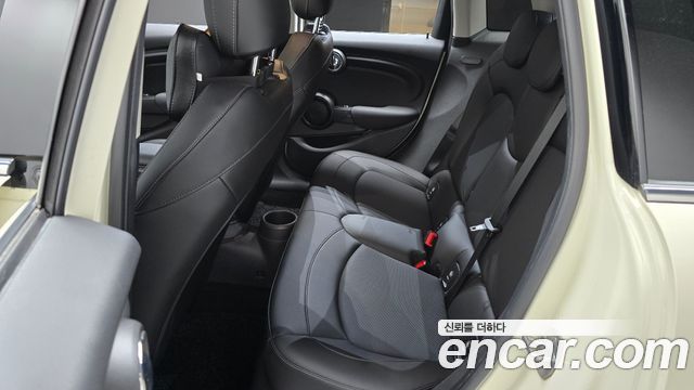 Mini Cooper 2020 — photo 18