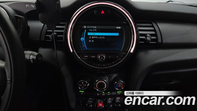 Mini Cooper 2020 — photo 20