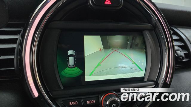 Mini Cooper 2020 — photo 21