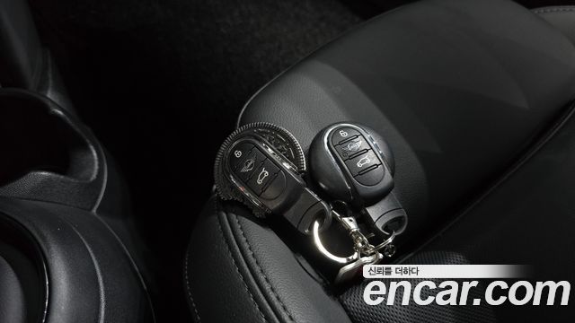 Mini Cooper 2020 — photo 23