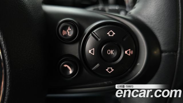 Mini Cooper 2020 — photo 26