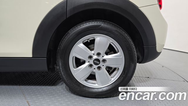 Mini Cooper 2020 — photo 7