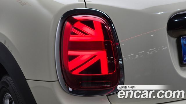 Mini Cooper 2020 — photo 9