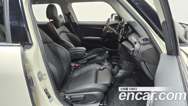 Mini Cooper 2020 — photo 16