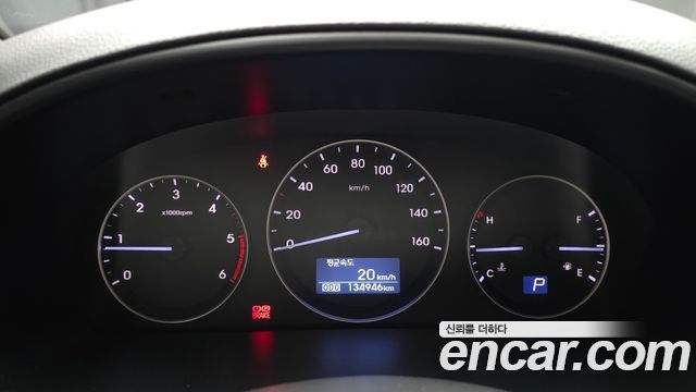 Hyundai Starex 2016 — photo 11