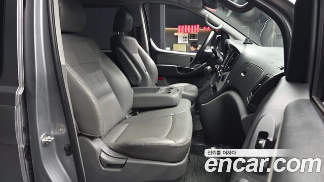 Hyundai Starex 2016 — photo 17