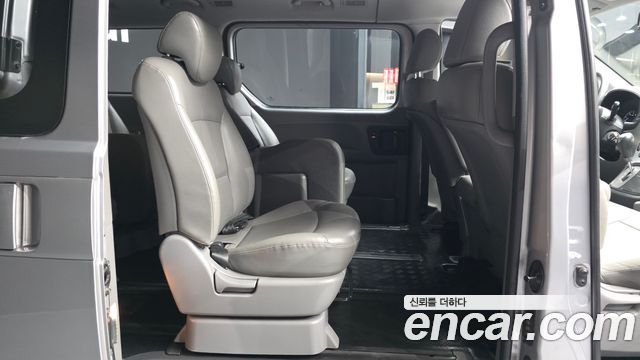 Hyundai Starex 2016 — photo 18