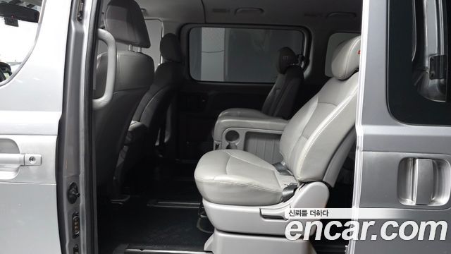 Hyundai Starex 2016 — photo 16