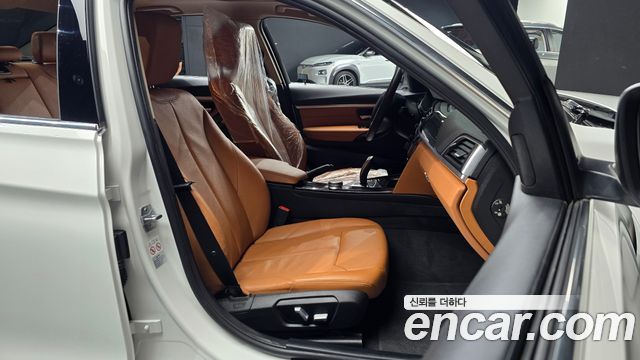 BMW 3-Series 2018 — photo 13
