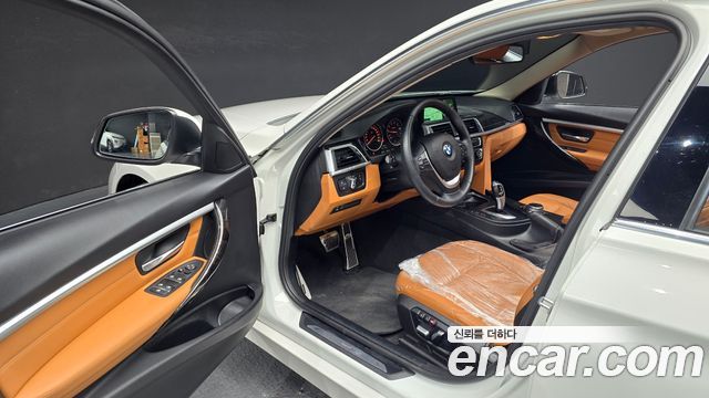 BMW 3-Series 2018 — photo 17