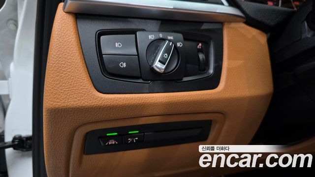 BMW 3-Series 2018 — photo 20