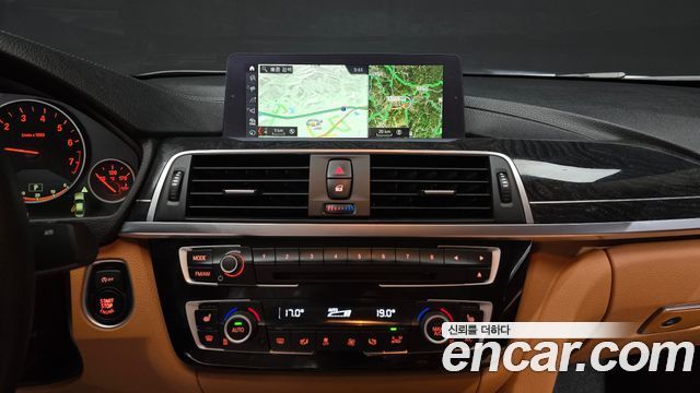 BMW 3-Series 2018 — photo 21