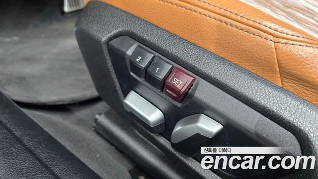 BMW 3-Series 2018 — photo 25