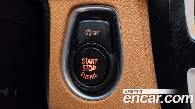 BMW 3-Series 2018 — photo 27