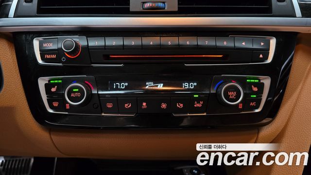 BMW 3-Series 2018 — photo 30