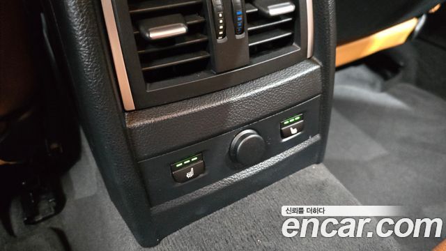 BMW 3-Series 2018 — photo 31