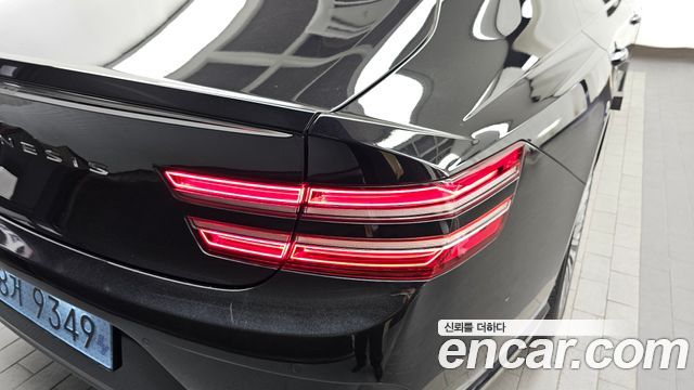 Genesis G80 2022 — photo 9