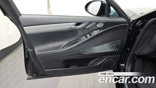 Genesis G80 2022 — photo 14
