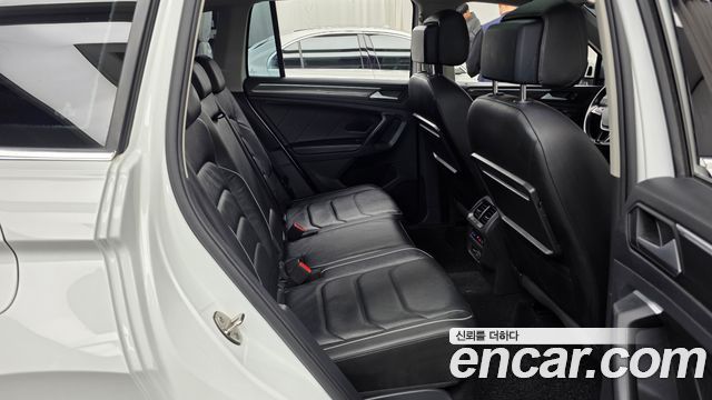 Volkswagen Tiguan 2020 — photo 18