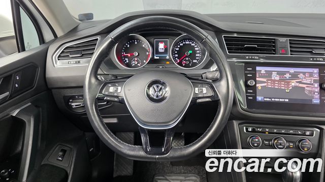Volkswagen Tiguan 2020 — photo 19