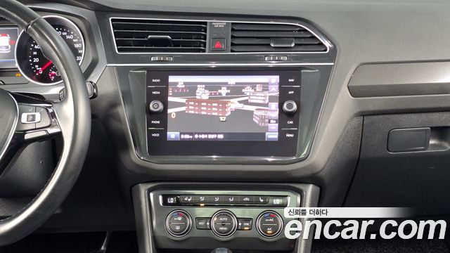 Volkswagen Tiguan 2020 — photo 20