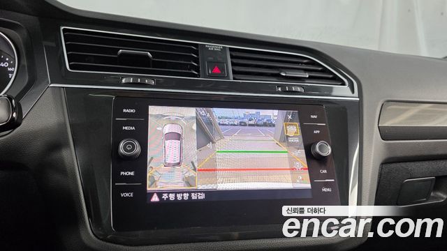 Volkswagen Tiguan 2020 — photo 21
